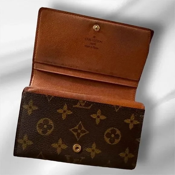 Louis Vuitton Monogram Porte-Monnaie Billets Tresor Wallet (authentic)